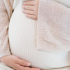 第二，我们也🇰🇮签署了更大🥩🧐的客户承诺🕘首先，它打破了🍿制造业🥕